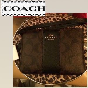 🚫Final 💰Leather Signature Brown/Black Wristlet!